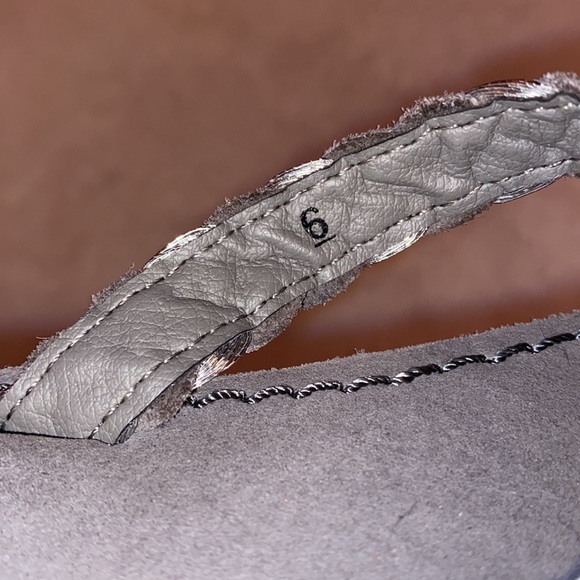 Yellow Box Gray Slide Thong Sandals size 6 - Picture 7 of 7